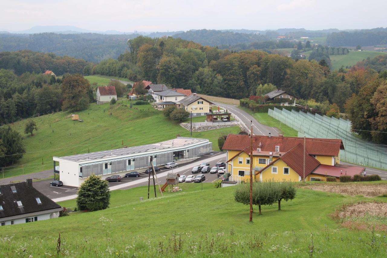 Gasthaus Kickmaier Hoefler Zirkl Og Hotel Kirchbach in Steiermark Buitenkant foto